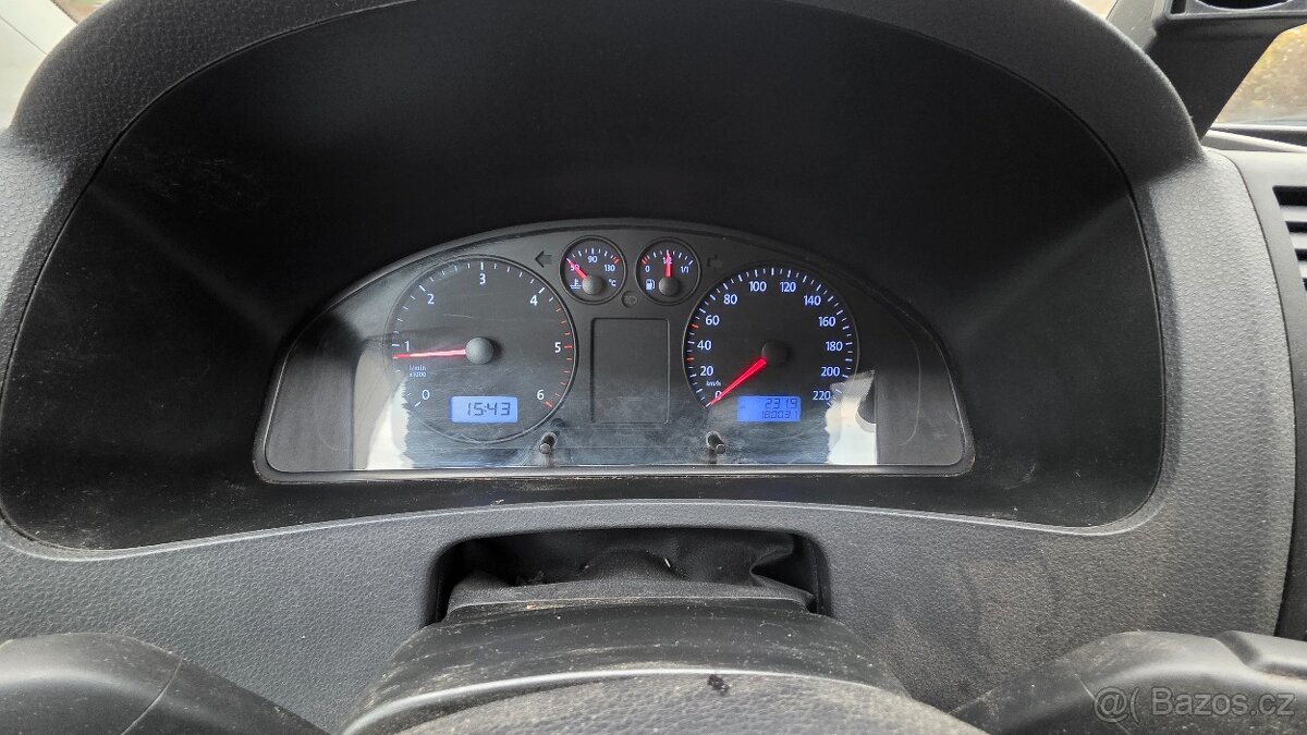 VW Transporter T5 1,9tdi 75kW najeto 180tkm, r.v.2007 - 8