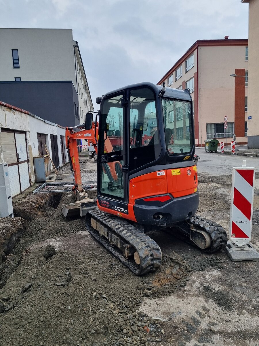 Kubota U27 - 8