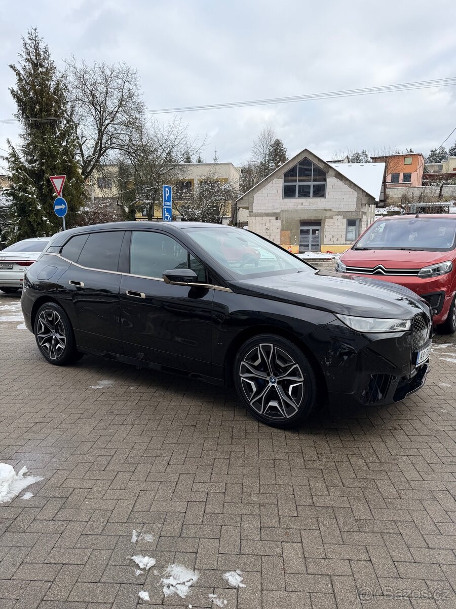 BMW IX 40 - 8