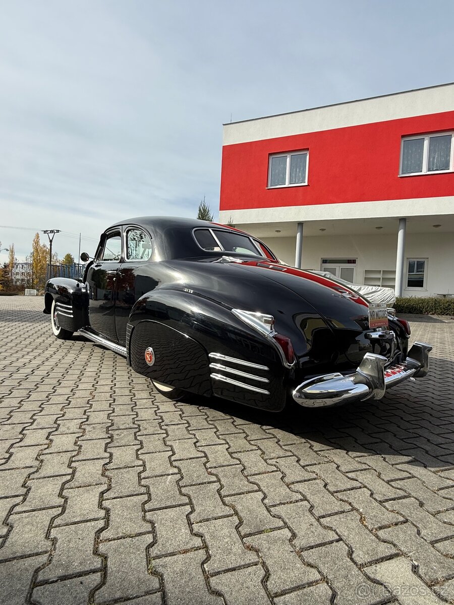 1941 Cadillac Series 62 Coupe - 8