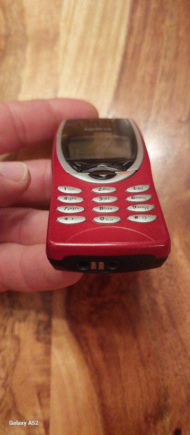 Nokia 8210 top stav nového kusu - 8