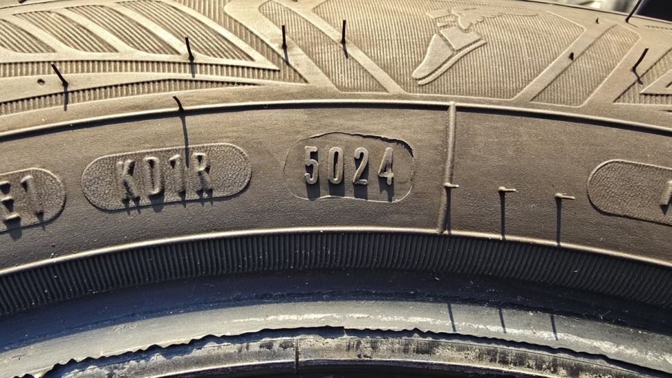 Celoroční pneu 205/55/17 Good Year - 8