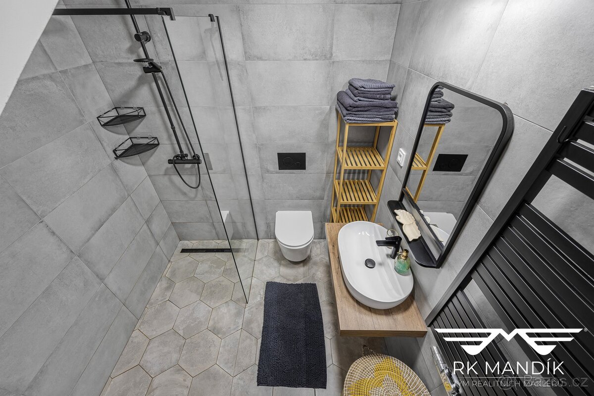Prodej byty 2+kk, 42 m² - Praha - Karlín, ev.č. 717 - 8