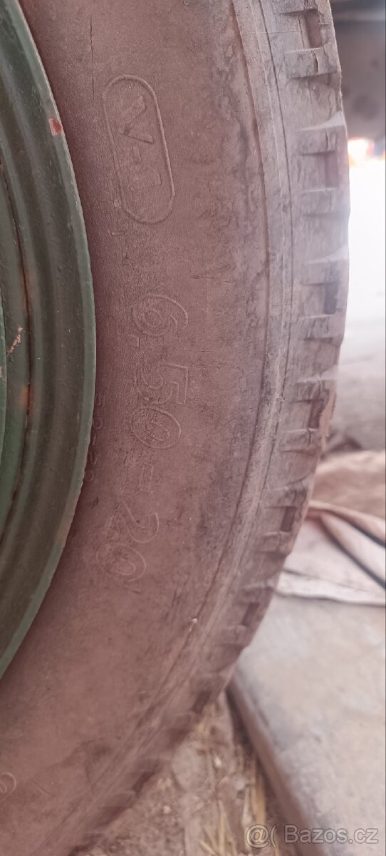 Valník s IBC nádržemi - 8