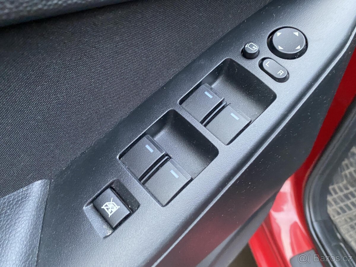 Mazda 3 1.6i , 77 kW benzín, 2009 - 8