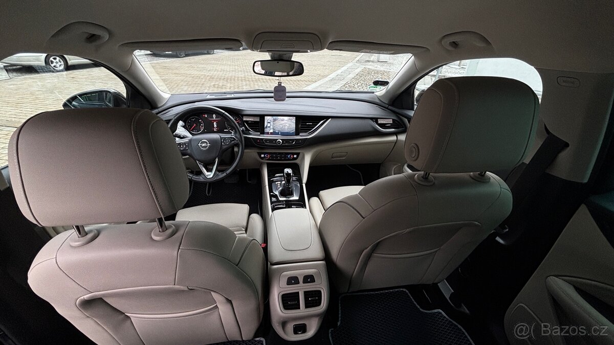 Opel Insignia - 8