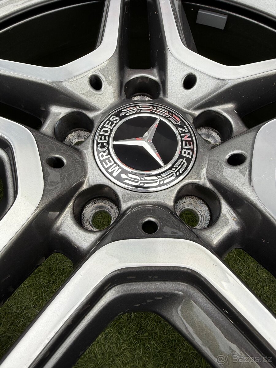 Originál alu kola Mercedes CLA R18 AMG letní - 8