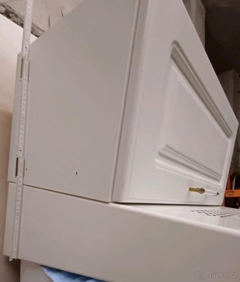 Krásná venkovská kuchyně se spotřebiči,5456 - 8