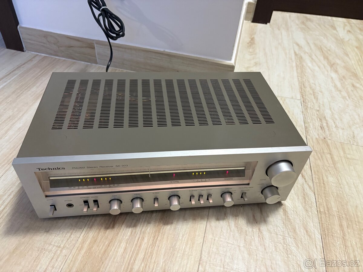 Technics SA-303 Stereo Receiver FM/AM - 8