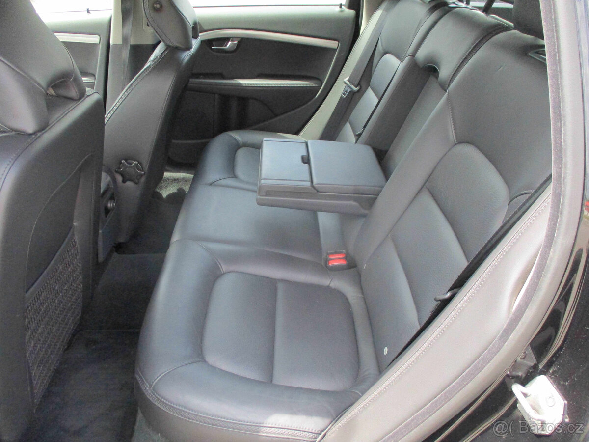 VOLVO XC70 2,4D 133kw Geartronic Momentum AWD 2015 - 8