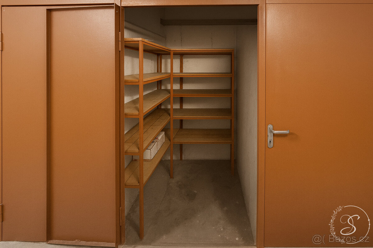 Pronájem bytu 4+1, 82 m2, Praha - 8