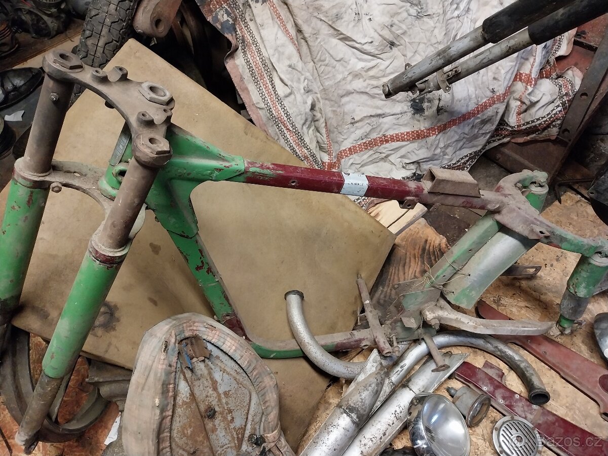 Jawa 250/353 kývačka díly - 8