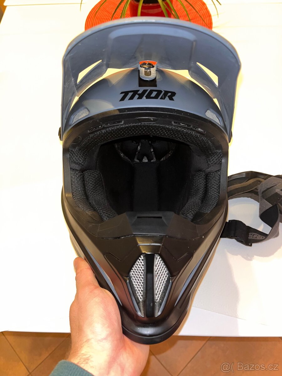 Motocross helma Thor + brýle 100% - 8