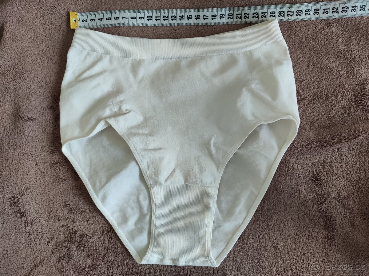 Kalhotky M - L kus 30,- - 8