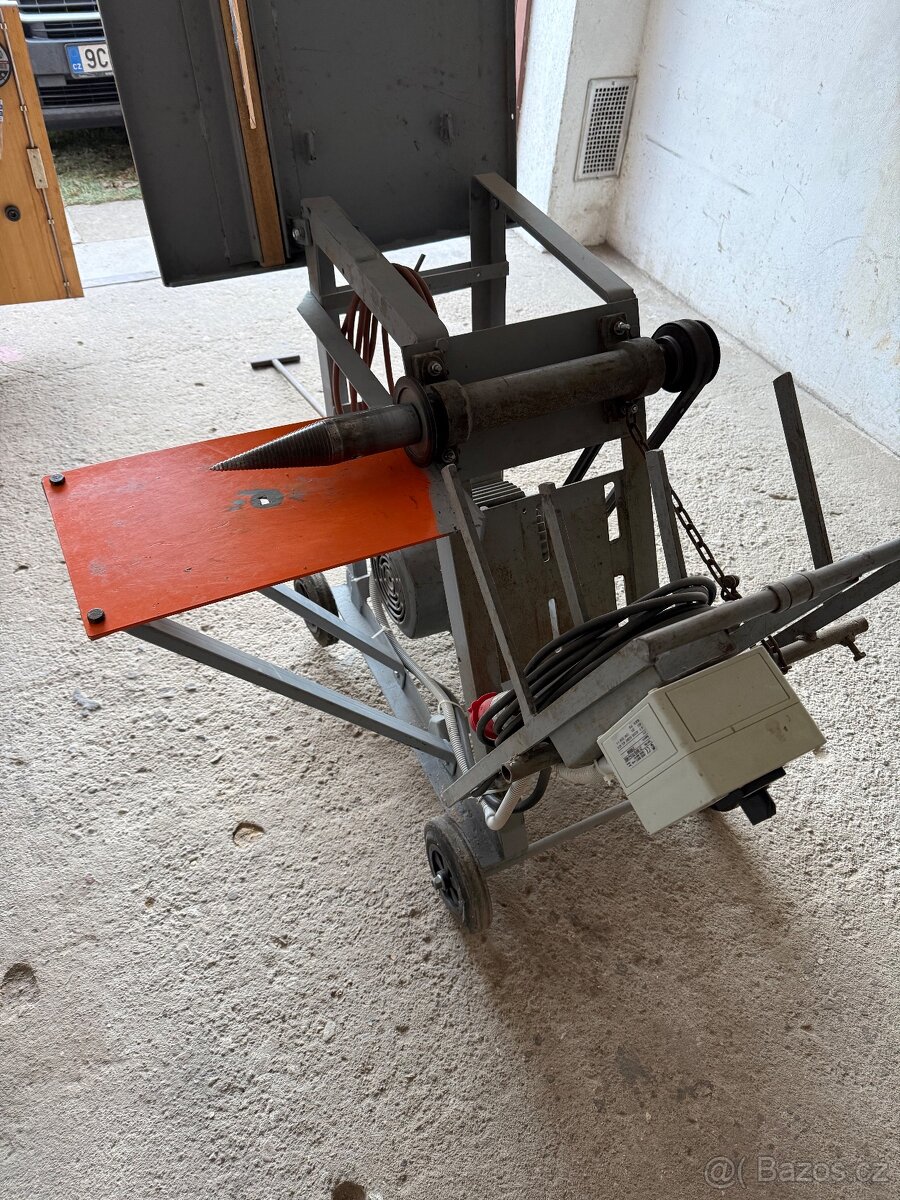 Cirkulárka a štípačka 2v1 - 8