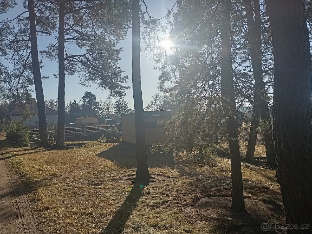 Stavební pozemek 735m2 + obytný kontejner - 8