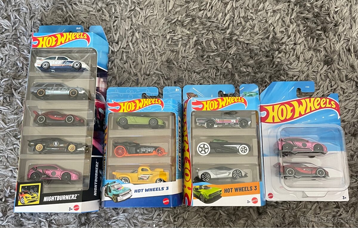 Hot Wheels - 8