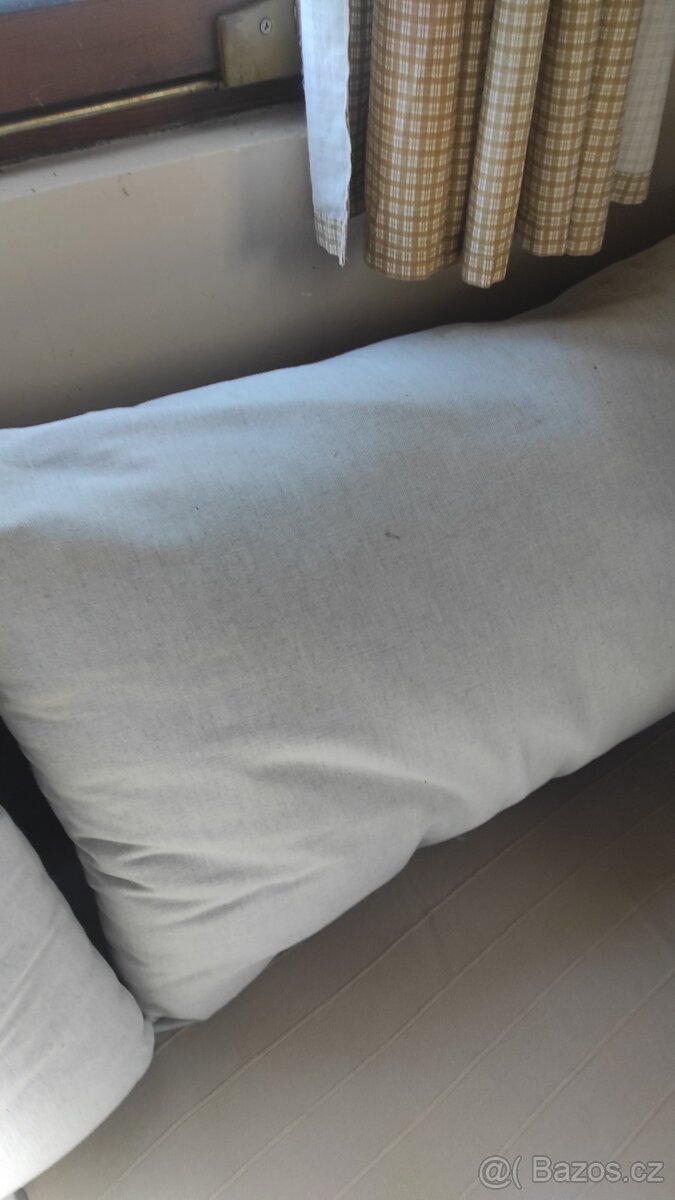 Stará rohová rozkládací pohovka - 8