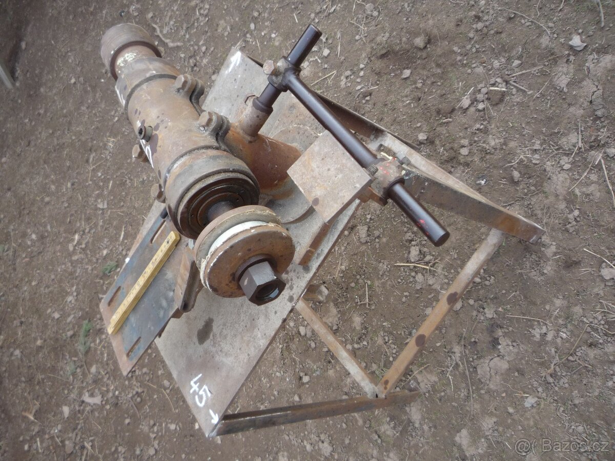 prodám Železná pojezdová konstrukce /trakač/ pod stabil.moto - 8