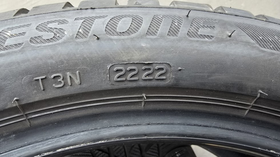 Zimní pneu 225/45/18 Bridgestone - 8