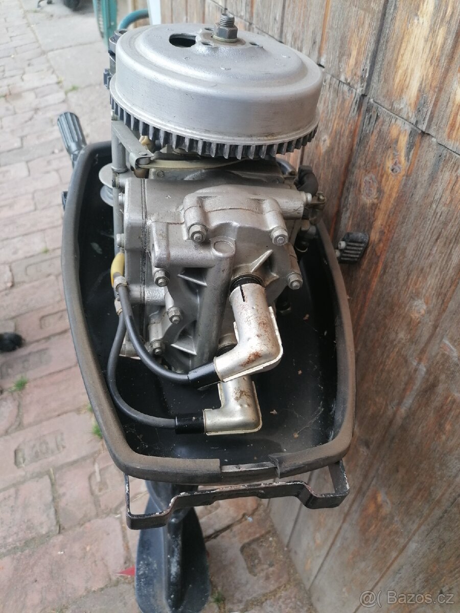 Lodní závěsný motor p - 8