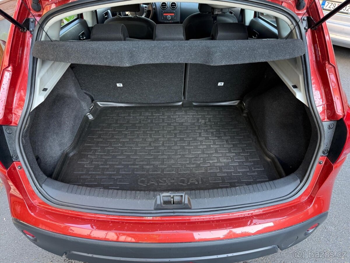 Nissan Qashqai 2,0i - 8