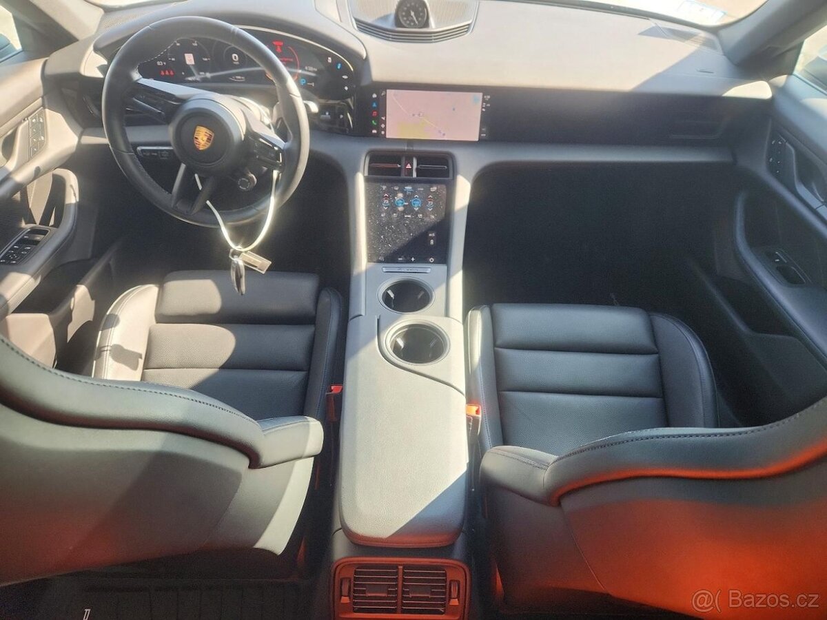 2022 PORSCHE TAYCAN - 8