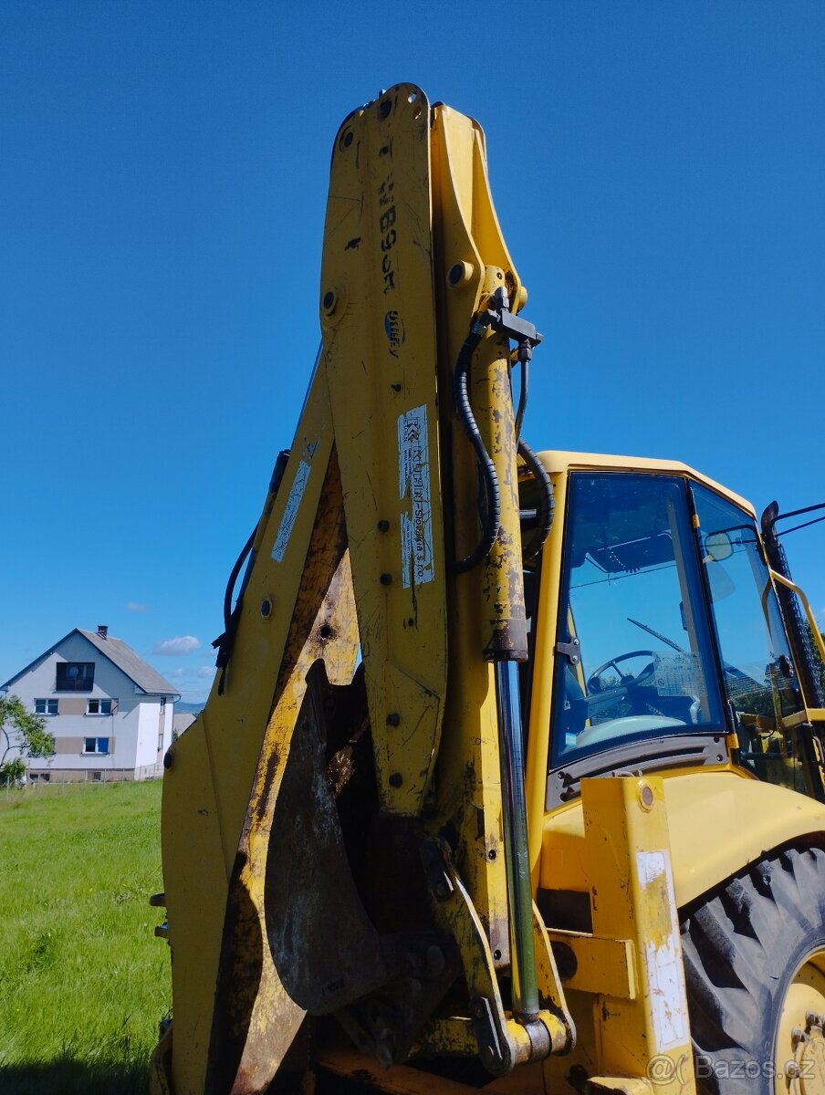 Predám traktorbager Komatsu WB 93R - 8