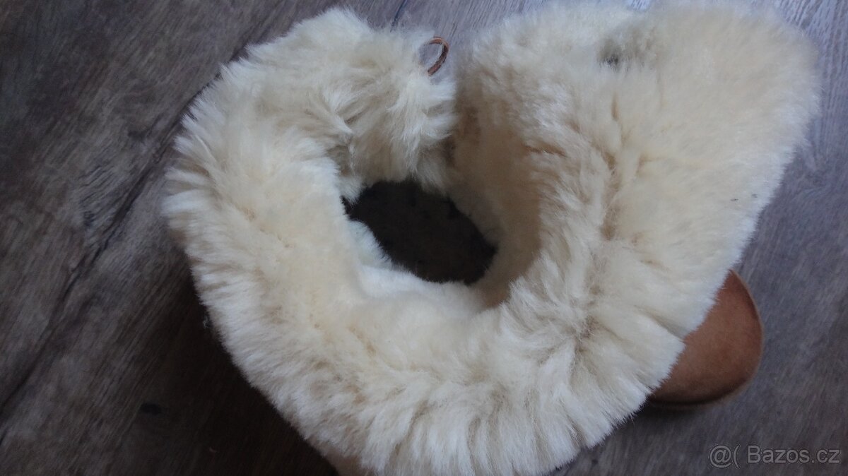 Hnědé vysoké kožené válenky UGG v.38 - 8