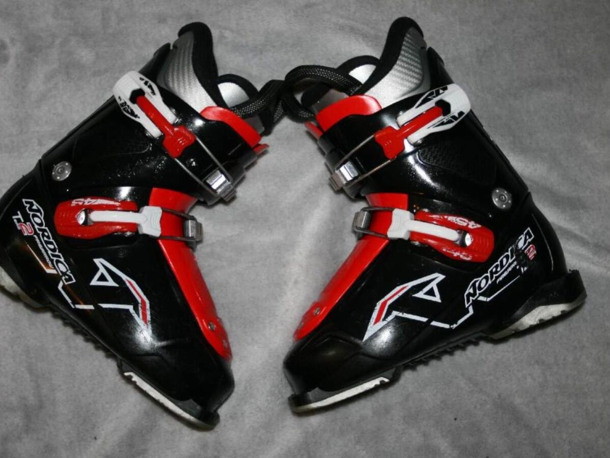 lyže head 97 cm , lyžaky - 8