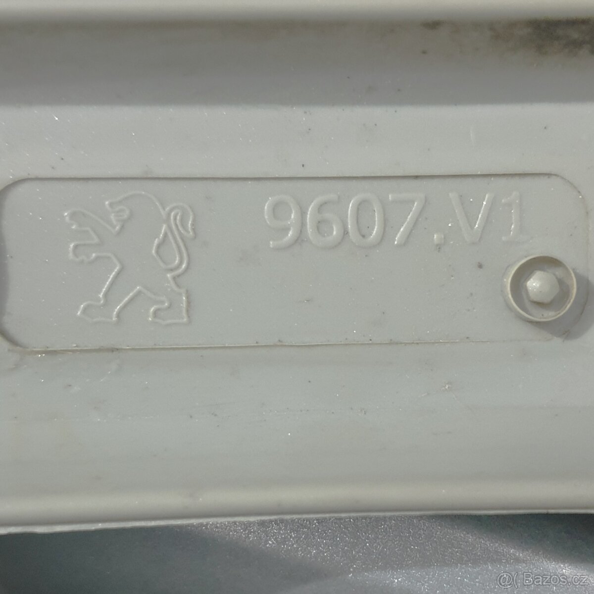 Zánovní poklice Peugeot 15" ORIGINÁLNÍ č. B1 - 8