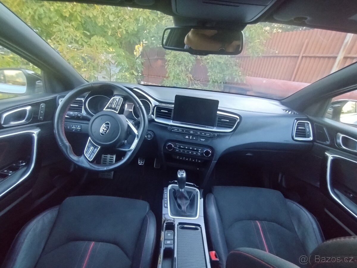 Kia ProCeed GT 1.6 T-GDI - 8