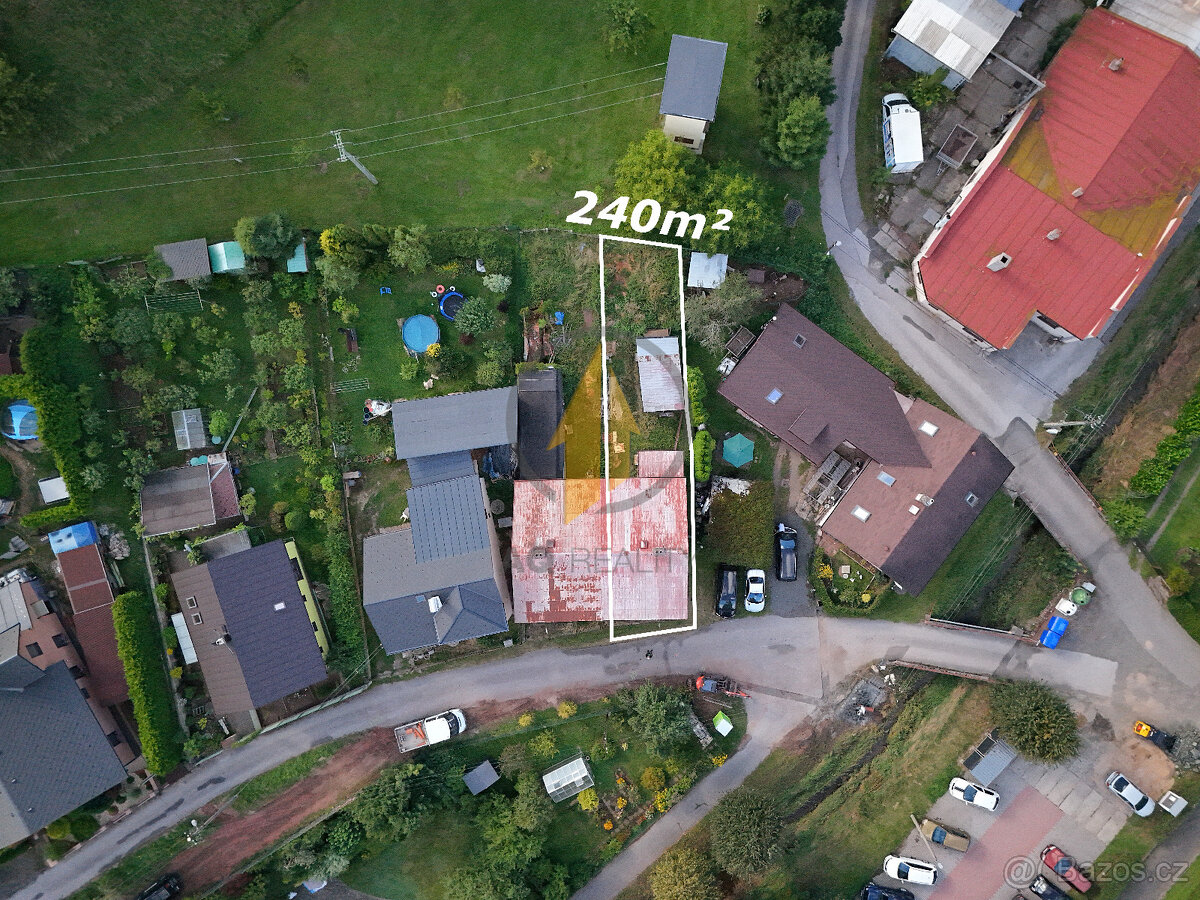 Prodej rodinného domu se zahradou o celkové ploše 240 m² v o - 8