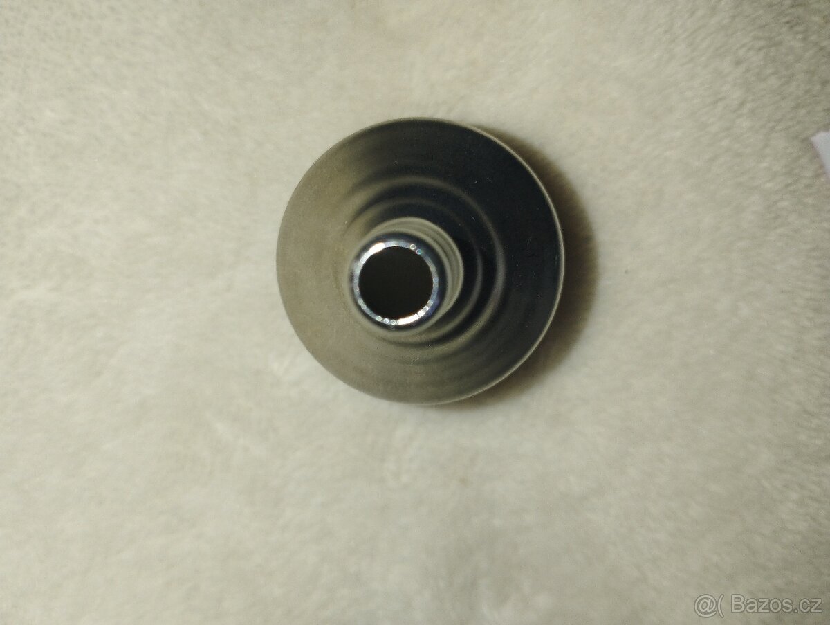 nepoužité placatky + trychtýř na placatky - 8