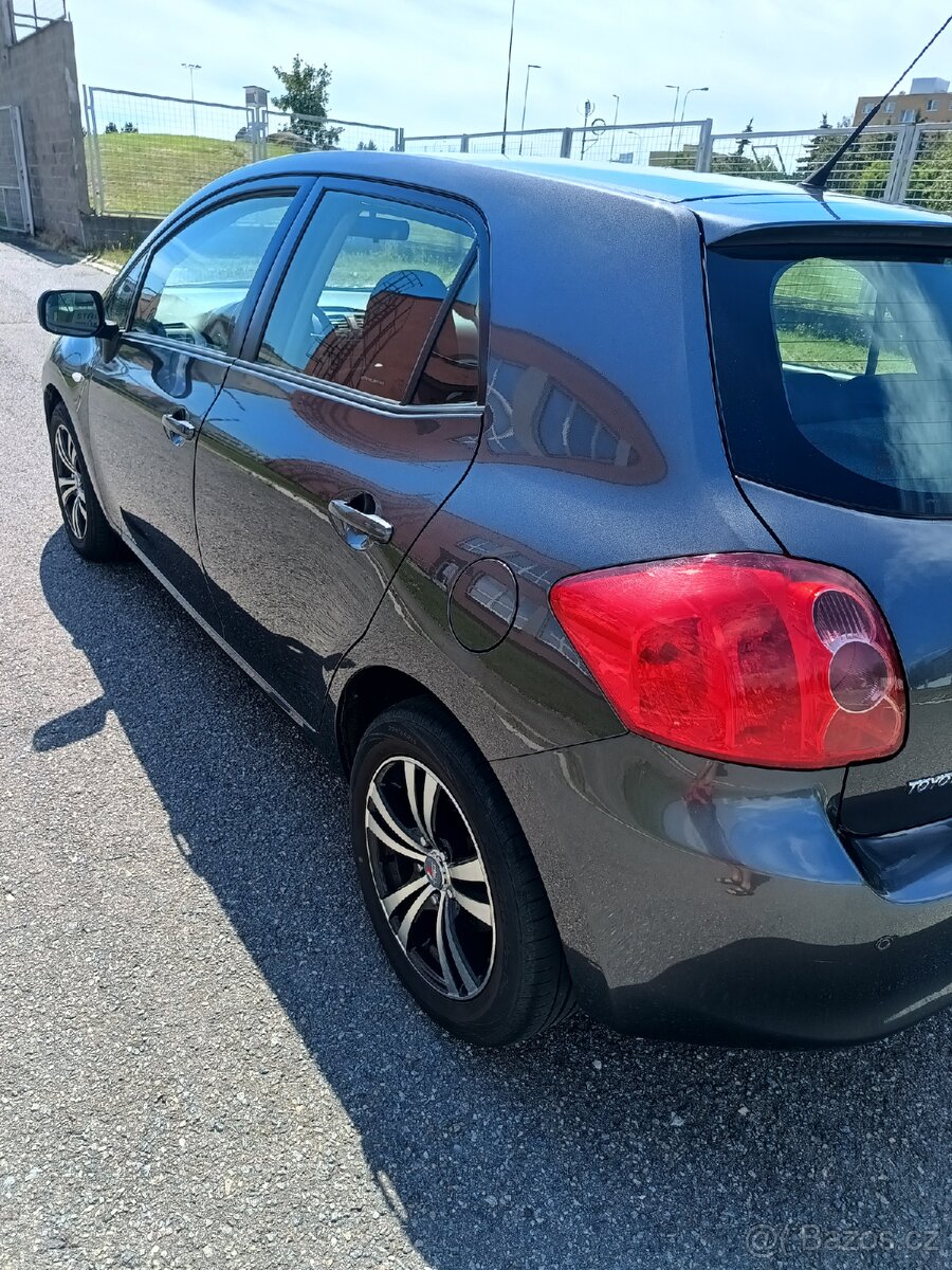 Toyota Auris 1.6 16V - 8