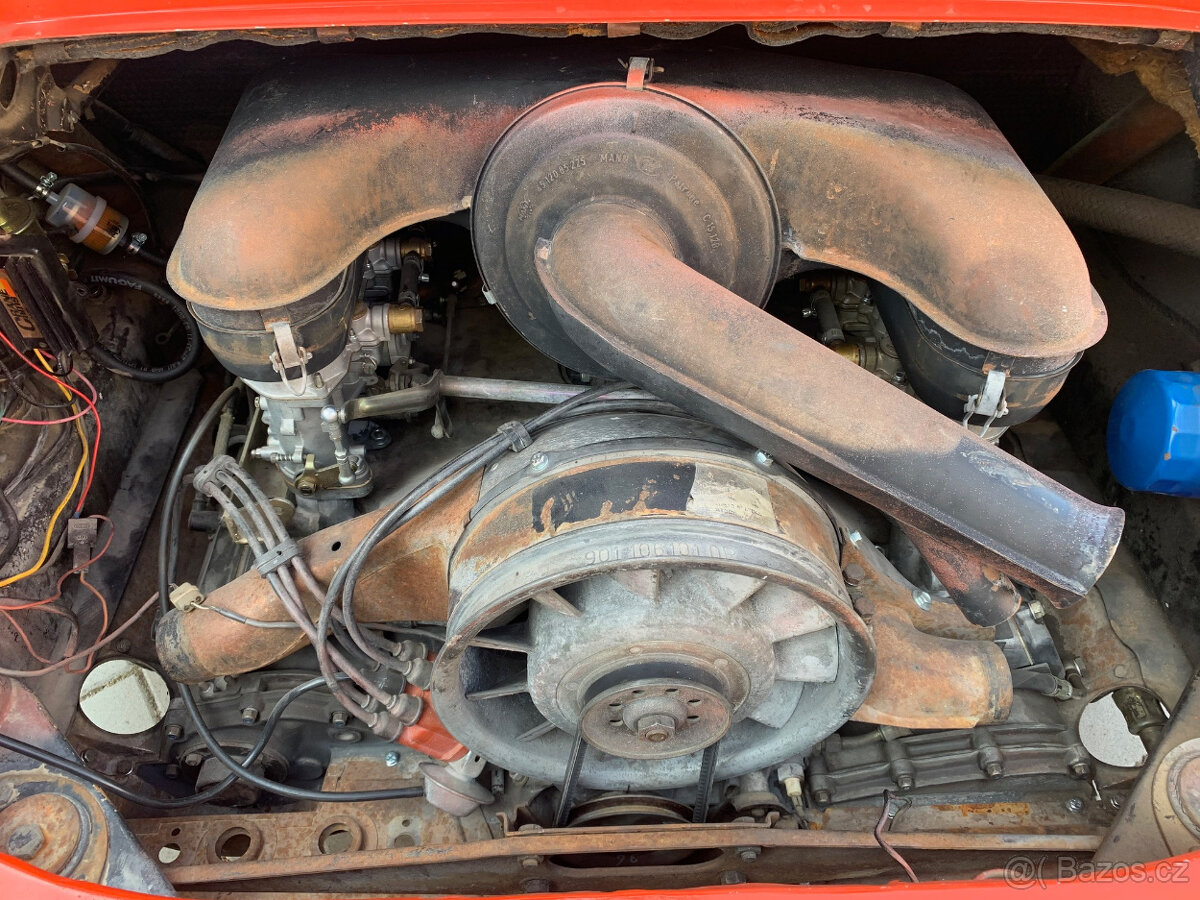 Porsche 911 model 1968 SWB - 8