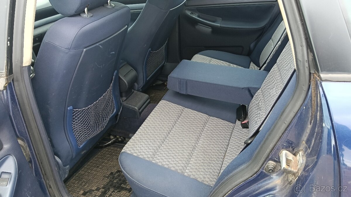 Audi A4 B5 1.8 quattro 4x4 modrý interiér - 8
