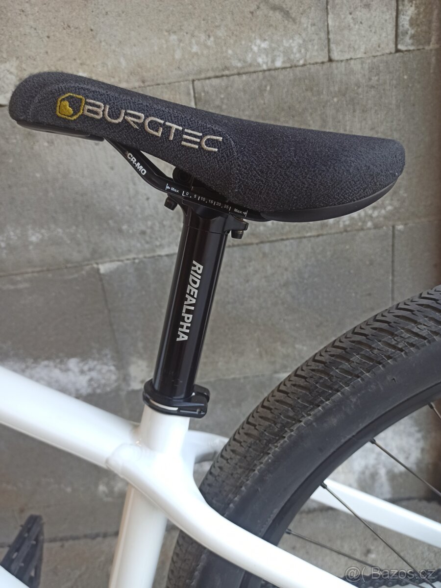 Commencal Absolut Pike 2025 Top stav - 8