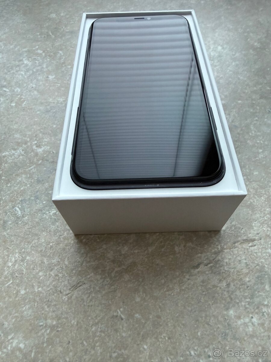 iPhone 11 64GB - 8