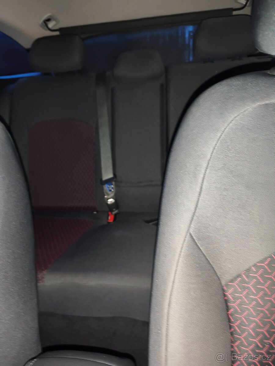 Prodám Hyundai i30 kombi - 8