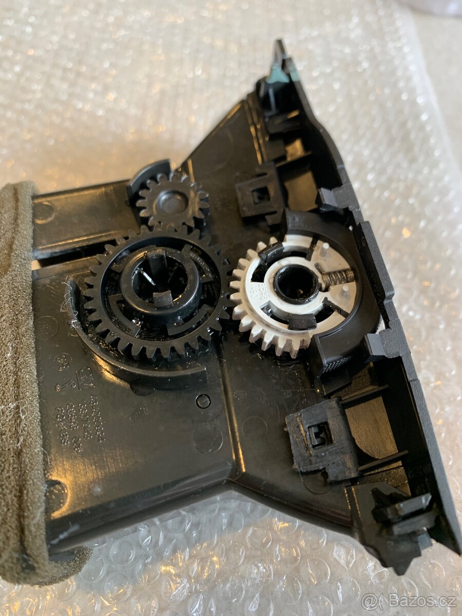 Pravý výdech topení pro Opel Corsa E 2014-2019 - 8