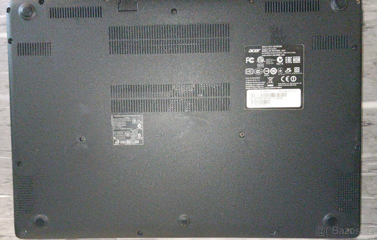 Starší herní notebook s dotykovou obrazovkou - 8