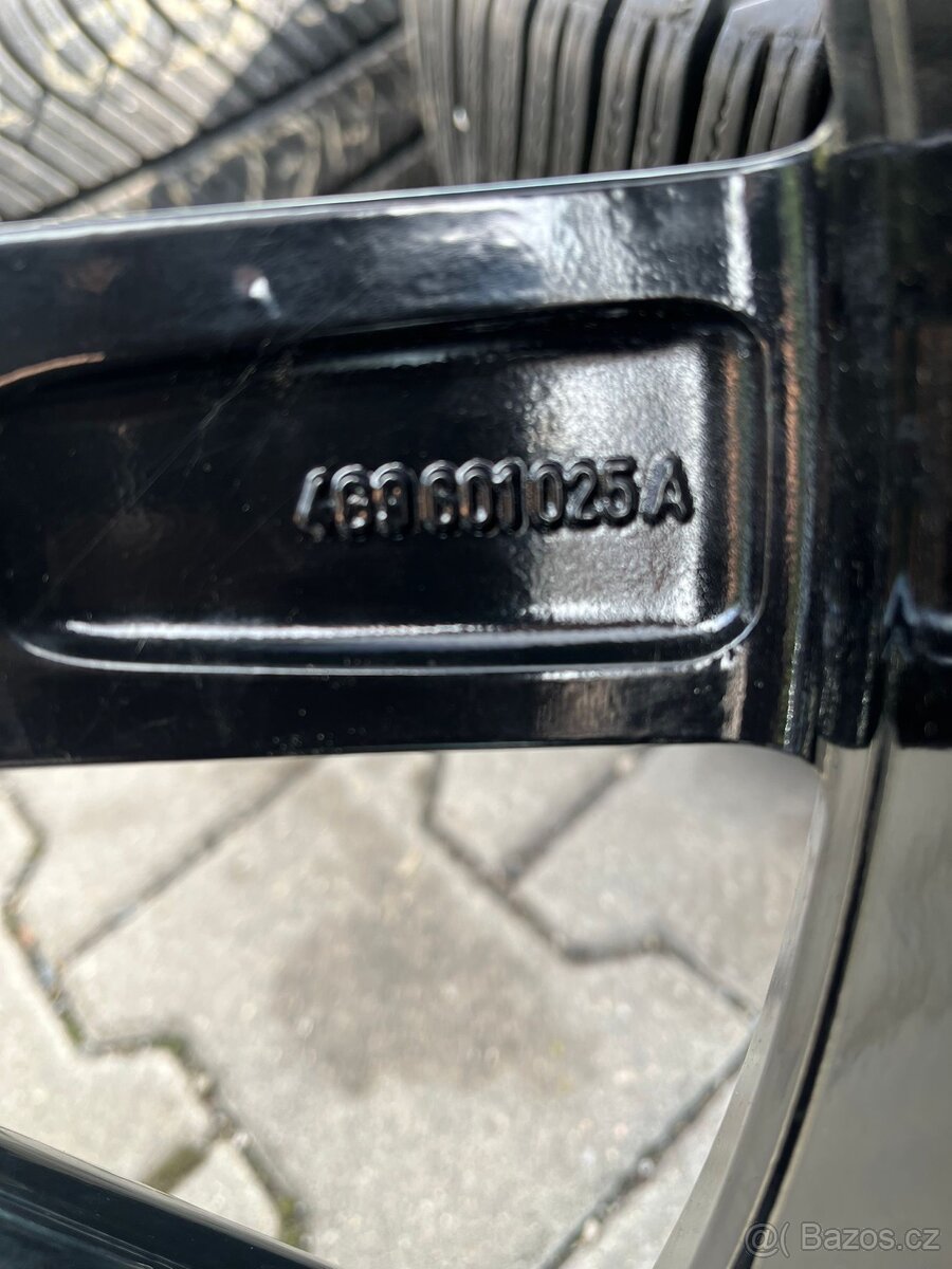 Audi A6 Allroad kola 19" zimní 255/45/19 - 8