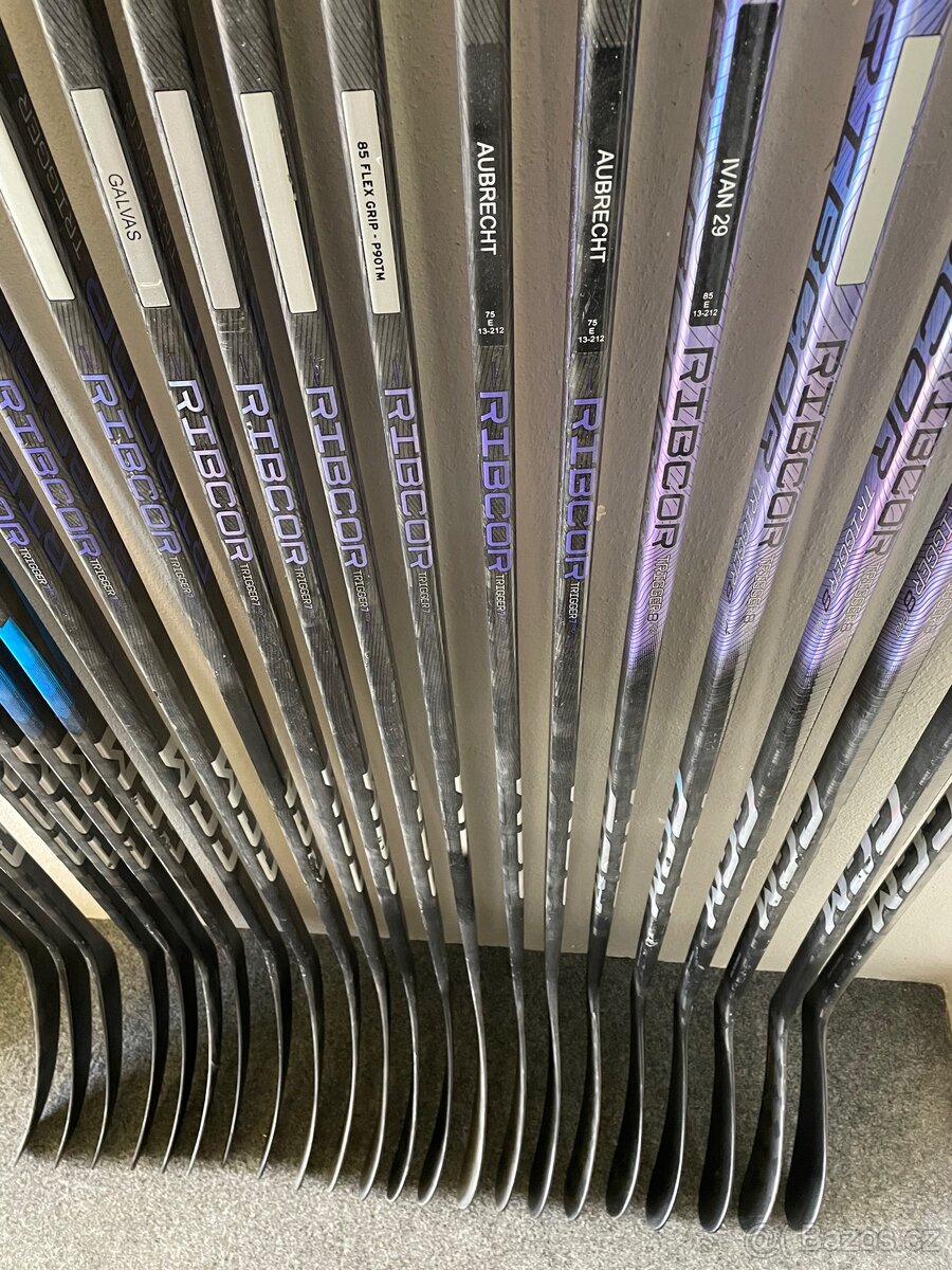 Kompozitová hokejka CCM - 8