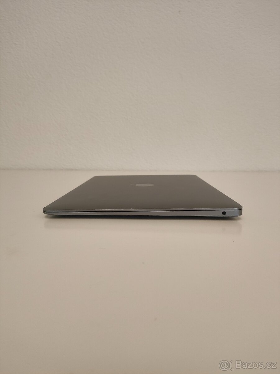 MacBook Air 13" 2019 | i5 • 8GB • 128GB SSD - 8