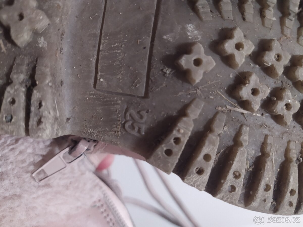 Dětské boty, papuče, gumáky, sandály apod. (A) - 8