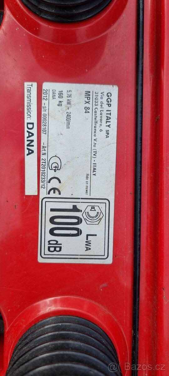 Zahradní traktor s vozíkem - 8