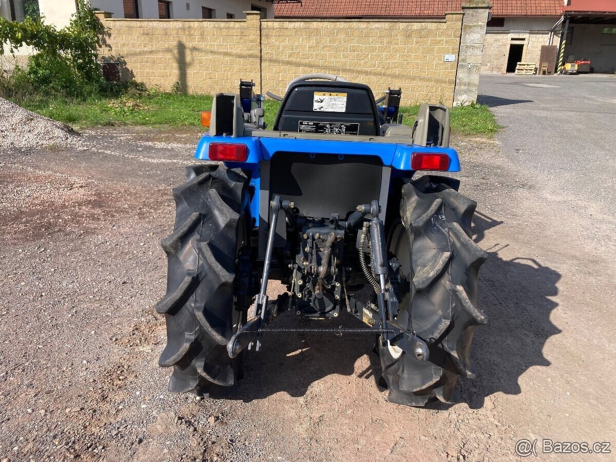 Malotraktor Iseki s čelním nakladačem - 8