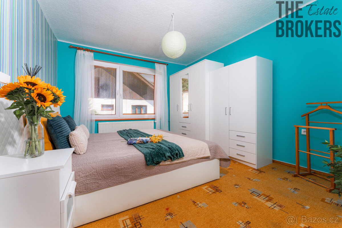 Prodej rodinného domu, celková užitná plocha 187 m², pozemek - 8