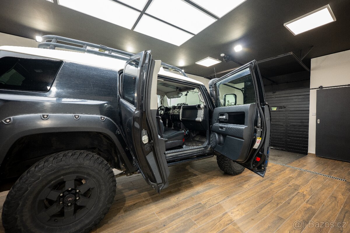 Toyota FJ Cruiser / Off-road - 8
